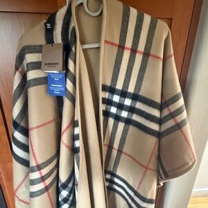 Burberry reversible cape